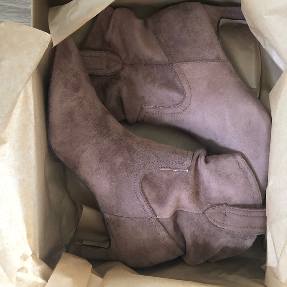 Brown Western Slouchy Suede Kitten Heel boots - Picture 2 of 3